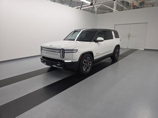 2024 Rivian R1S Adventure Quad Motor Large Pack