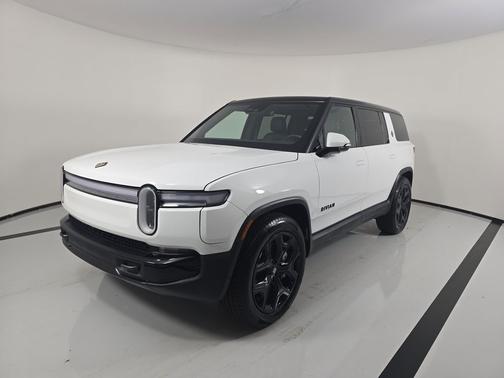 2025 Rivian R1S Adventure trim