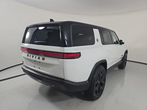 2025 Rivian R1S Adventure trim