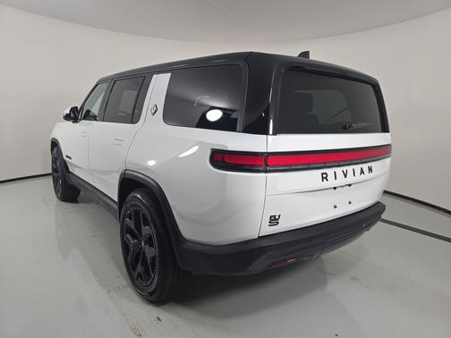 2025 Rivian R1S Adventure trim