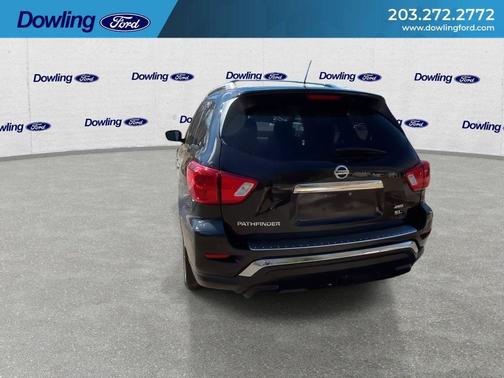 2017 Nissan Pathfinder SL