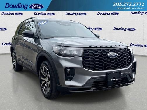 Gray Metallic 2025 Ford Explorer ST-Line