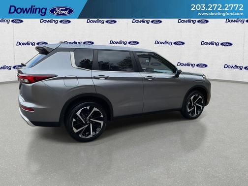 2023 Mitsubishi Outlander SE