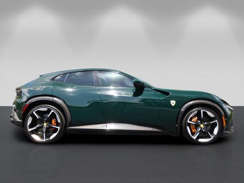 Verde British Racing 2025 Ferrari Purosangue