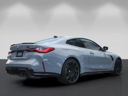 Brooklyn Gray Metallic 2022 BMW M4 Competition xDrive