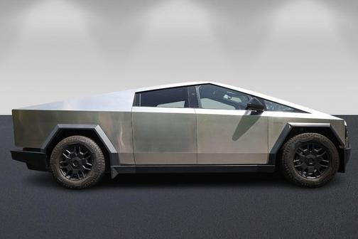 Stainless Steel 2024 Tesla Cybertruck