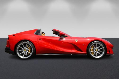 2021 Ferrari 812 GTS Base