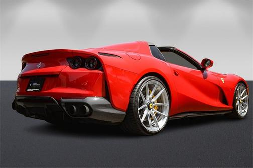 2021 Ferrari 812 GTS Base