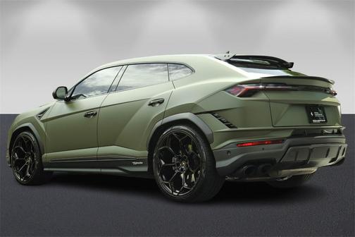2024 Lamborghini Urus Performante