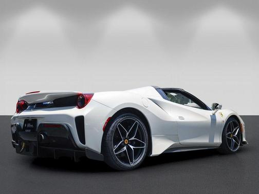 Bianco Italia 2020 Ferrari 488 Pista Spider