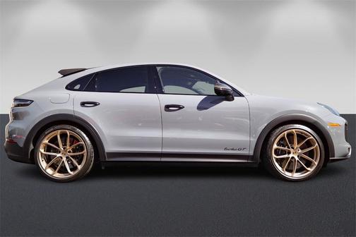 2023 Porsche Cayenne Turbo GT