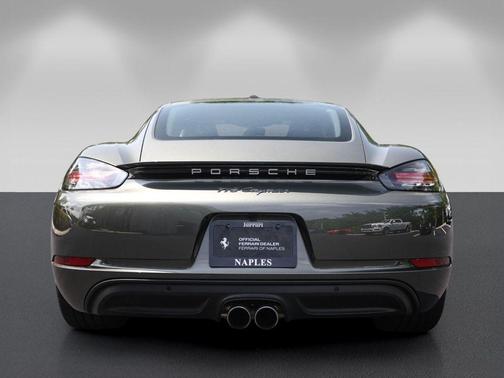 Aventurine Green Metallic 2025 Porsche 718 Cayman