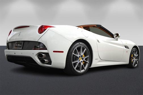 2012 Ferrari California Base