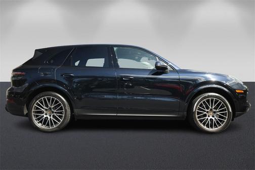 2022 Porsche Cayenne Platinum Edition