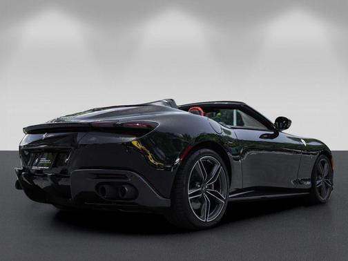 Nero Daytona Metallic 2024 Ferrari Roma Spider