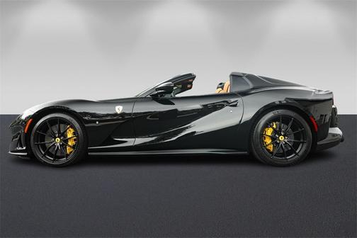 2023 Ferrari 812 GTS Base