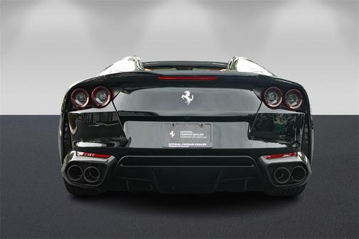 2023 Ferrari 812 GTS Base
