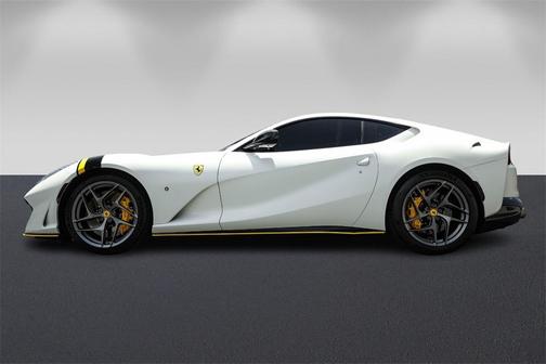 2019 Ferrari 812 Superfast Base