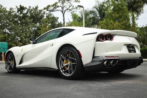 2019 Ferrari 812 Superfast Base