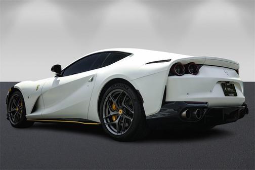 2019 Ferrari 812 Superfast Base