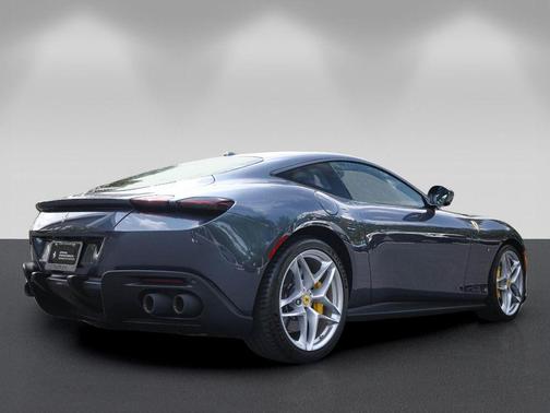 Blu Roma 2023 Ferrari Roma