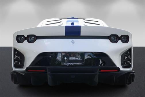 2023 Ferrari 812 Competizione 