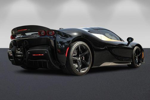 2023 Ferrari SF90 Spider Base