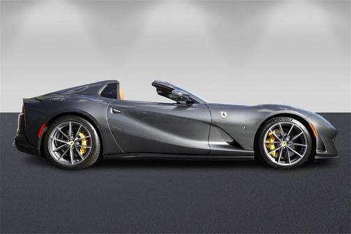 2022 Ferrari 812 GTS 