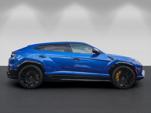 Blu Caelum Metallic 2025 Lamborghini Urus SE