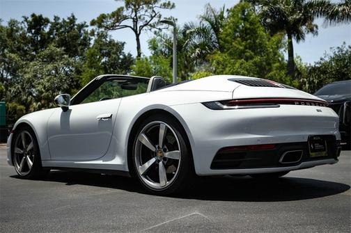 2022 Porsche 911 Carrera