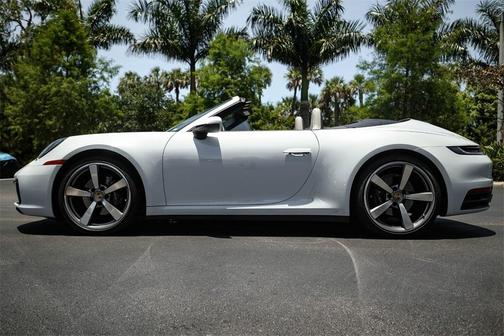 2022 Porsche 911 Carrera