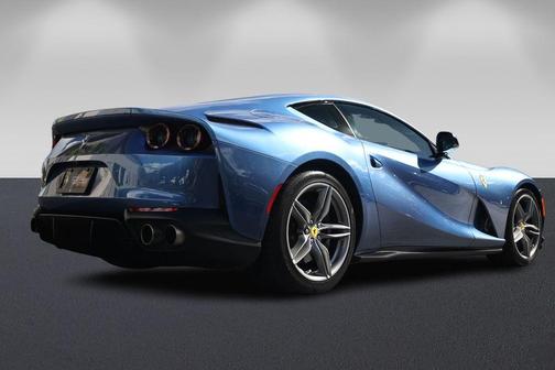 2019 Ferrari 812 Superfast Base