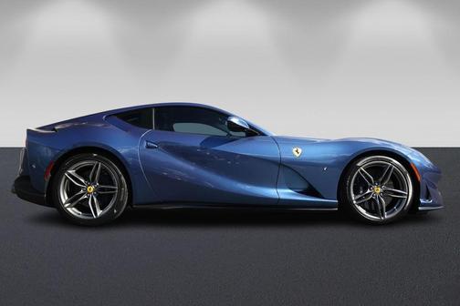 2019 Ferrari 812 Superfast Base