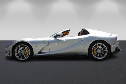 2022 Ferrari 812 GTS Base