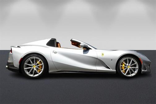 2022 Ferrari 812 GTS Base