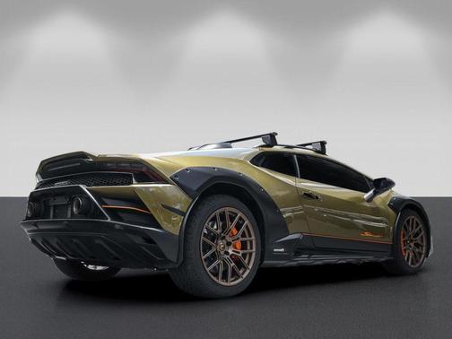 Verde 2024 Lamborghini Huracan Sterrato
