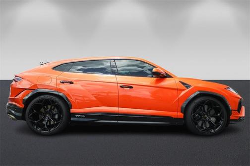 2024 Lamborghini Urus Performante
