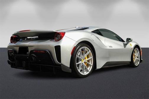 2020 Ferrari 488 Pista Base