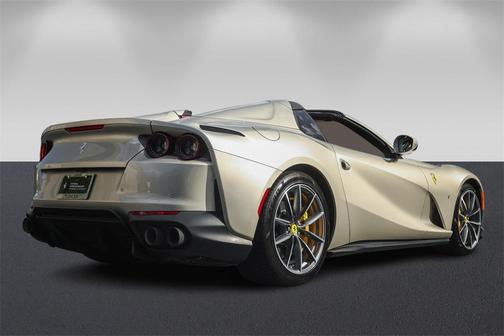 2023 Ferrari 812 GTS
