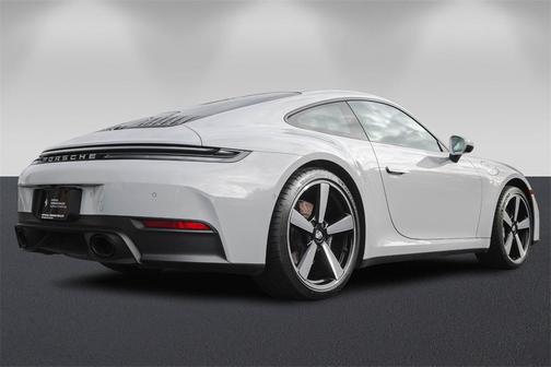 2025 Porsche 911 Carrera