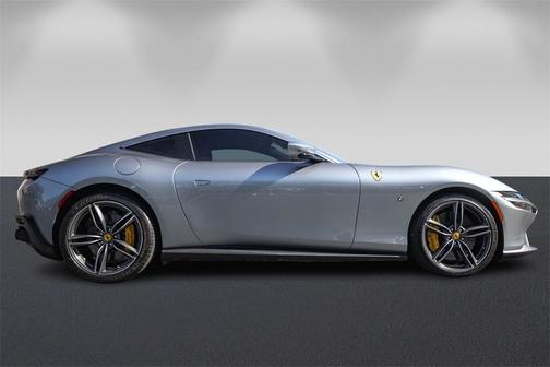 2022 Ferrari Roma 