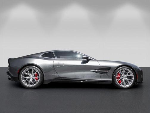 Magnetic Silver 2025 Aston Martin Vanquish