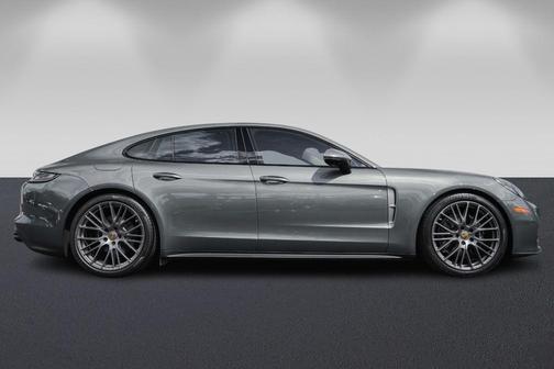 2023 Porsche Panamera Platinum Edition