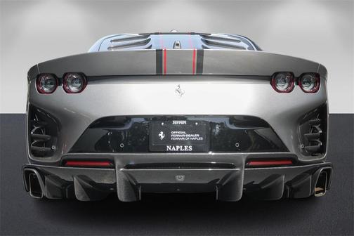 2022 Ferrari 812 Competizione 