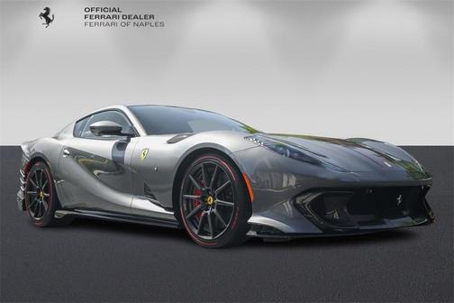 2022 Ferrari 812 Competizione 