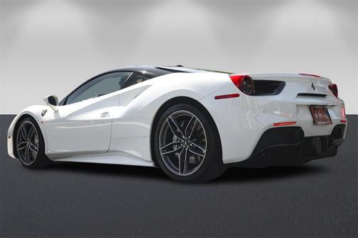 2017 Ferrari 488 GTB Base