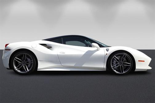2017 Ferrari 488 GTB Base