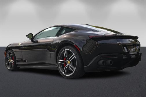 2022 Ferrari Roma Base
