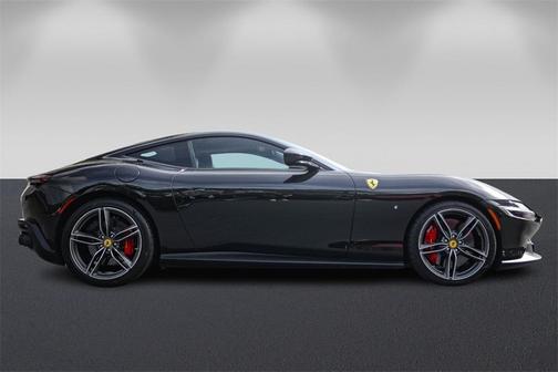2022 Ferrari Roma Base