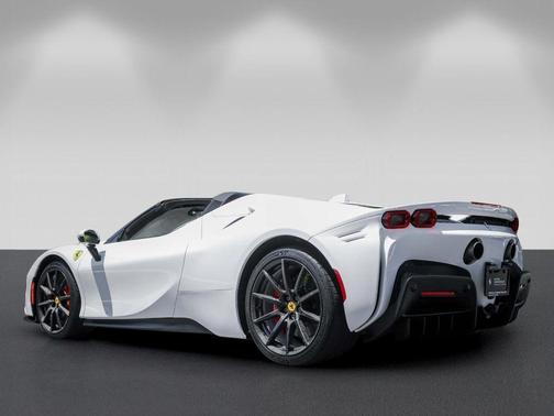 Bianco Cervino 2025 Ferrari SF90 Spider